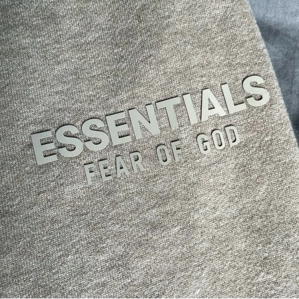✨ ESSENTIALS ✨ Kids Classic Fleece Sweatpants Joggers Size 10 (Could fit 8) - Picture 5 of 14